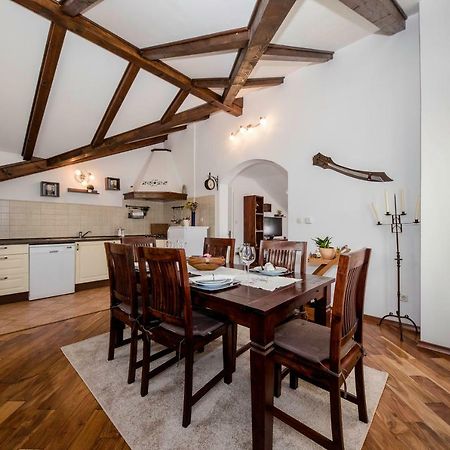 Apartmani Godinic Palit Exterior photo